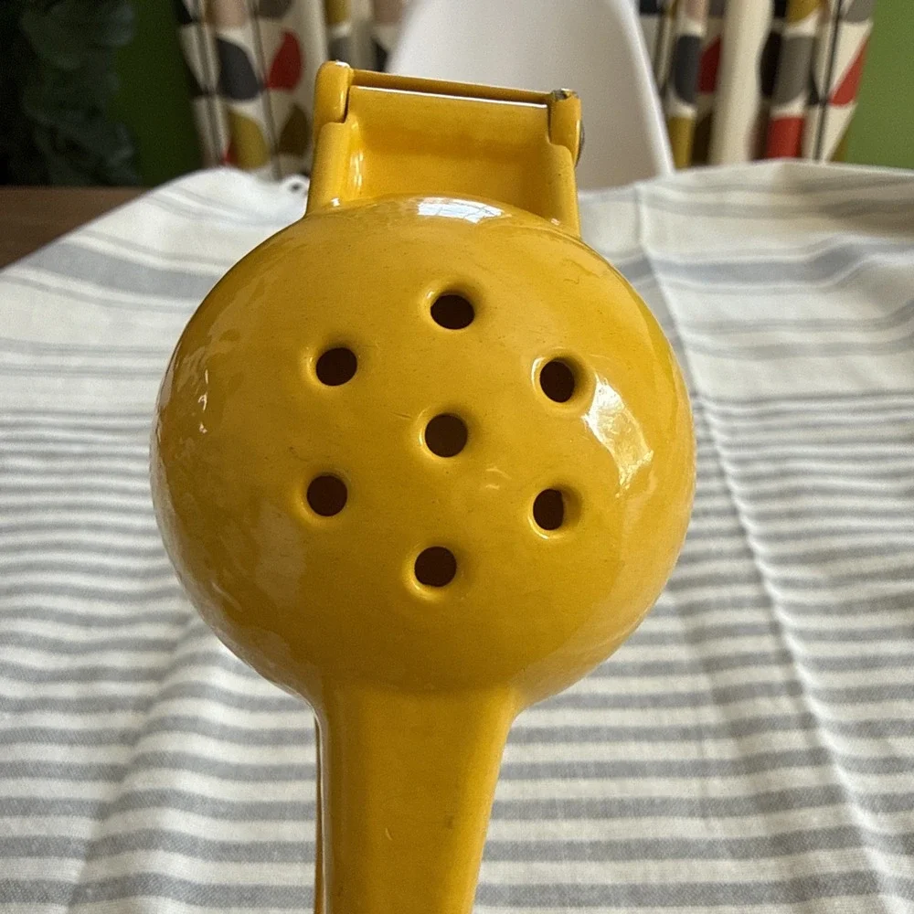 Manual Citrus Juicer Yellow Lemon Lime Hinged Vintage